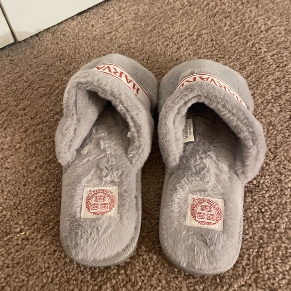 HARVARD UNIVERSITY Sz 7/8 Gray Slippers NWOT - Picture 3 of 4